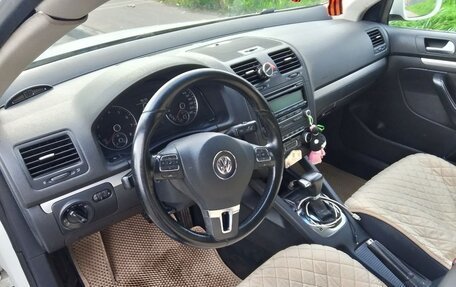 Volkswagen Jetta VI, 2010 год, 900 000 рублей, 10 фотография