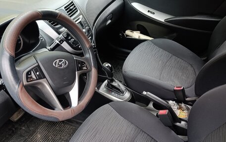 Hyundai Solaris II рестайлинг, 2015 год, 1 150 000 рублей, 4 фотография