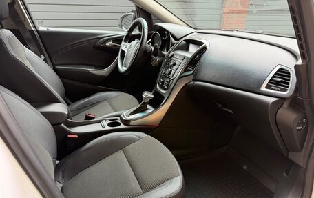 Opel Astra J, 2013 год, 790 000 рублей, 11 фотография