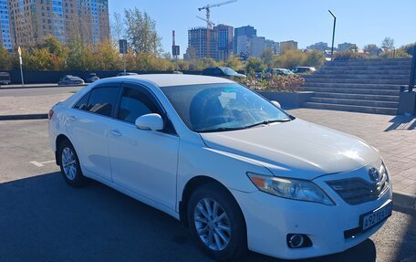 Toyota Camry, 2011 год, 750 000 рублей, 2 фотография