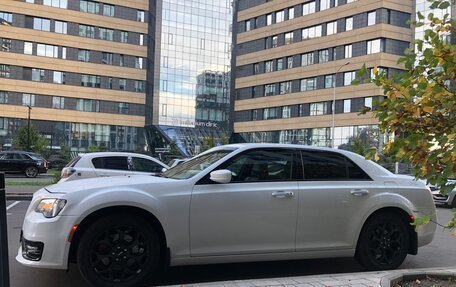 Chrysler 300C II, 2017 год, 2 600 000 рублей, 5 фотография