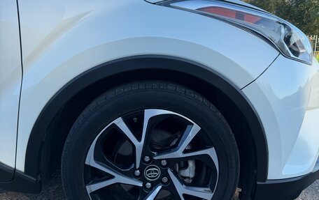 Toyota C-HR I рестайлинг, 2019 год, 2 100 000 рублей, 6 фотография
