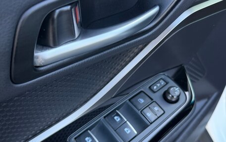 Toyota C-HR I рестайлинг, 2019 год, 2 100 000 рублей, 10 фотография