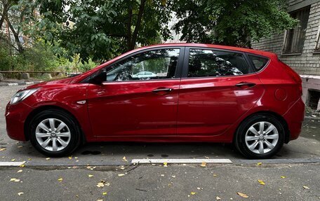 Hyundai Solaris II рестайлинг, 2013 год, 860 000 рублей, 3 фотография