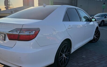 Toyota Camry, 2017 год, 1 840 000 рублей, 2 фотография