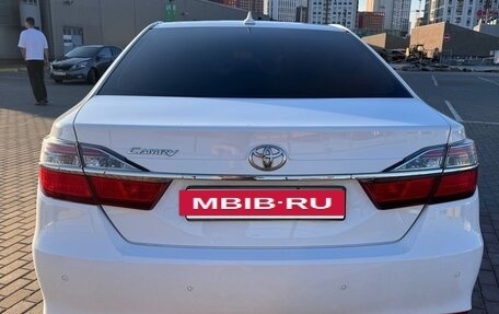 Toyota Camry, 2017 год, 1 840 000 рублей, 4 фотография