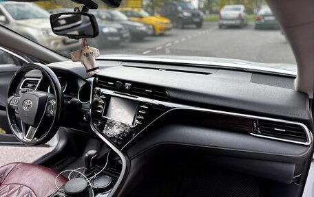Toyota Camry, 2020 год, 2 680 000 рублей, 10 фотография