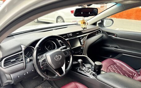 Toyota Camry, 2020 год, 2 680 000 рублей, 8 фотография