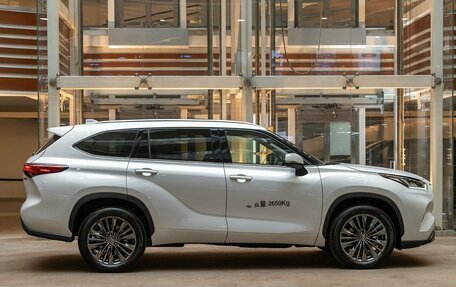 Toyota Highlander, 2026 год, 5 490 000 рублей, 5 фотография