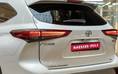 Toyota Highlander, 2026 год, 5 490 000 рублей, 28 фотография