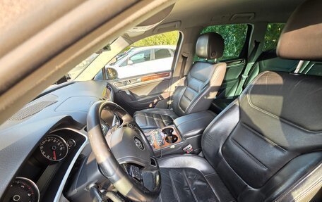 Volkswagen Touareg III, 2010 год, 1 900 000 рублей, 8 фотография