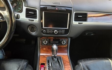 Volkswagen Touareg III, 2010 год, 1 900 000 рублей, 9 фотография
