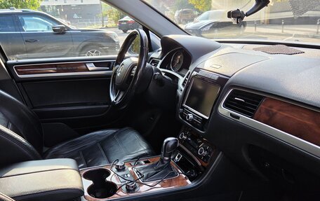 Volkswagen Touareg III, 2010 год, 1 900 000 рублей, 18 фотография