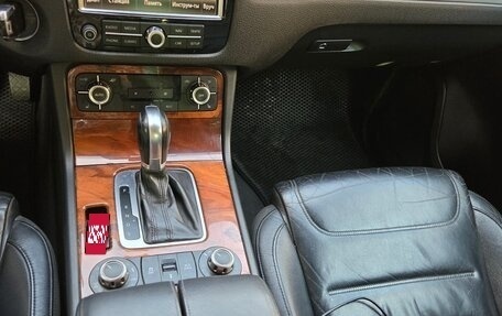 Volkswagen Touareg III, 2010 год, 1 900 000 рублей, 16 фотография