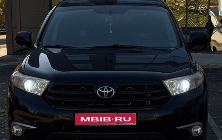 Toyota Highlander III, 2013 год, 2 200 000 рублей, 1 фотография