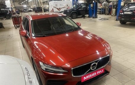 Volvo V60 II, 2019 год, 2 499 000 рублей, 1 фотография