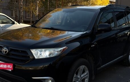 Toyota Highlander III, 2013 год, 2 200 000 рублей, 2 фотография