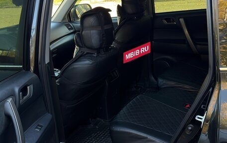 Toyota Highlander III, 2013 год, 2 200 000 рублей, 10 фотография