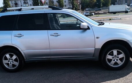Mitsubishi Outlander III рестайлинг 3, 2003 год, 550 000 рублей, 2 фотография