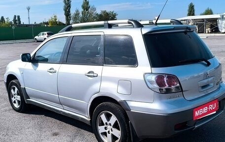 Mitsubishi Outlander III рестайлинг 3, 2003 год, 550 000 рублей, 5 фотография