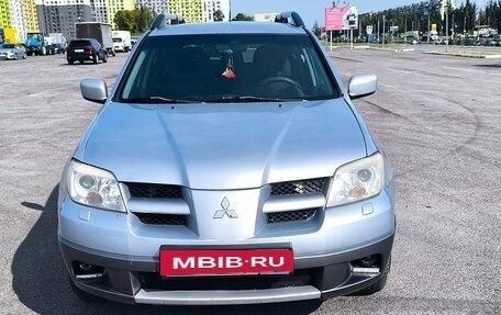 Mitsubishi Outlander III рестайлинг 3, 2003 год, 550 000 рублей, 8 фотография