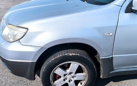 Mitsubishi Outlander III рестайлинг 3, 2003 год, 550 000 рублей, 17 фотография