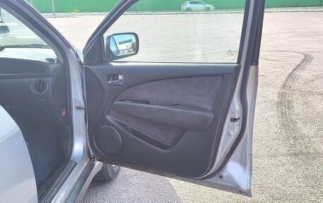 Mitsubishi Outlander III рестайлинг 3, 2003 год, 550 000 рублей, 32 фотография