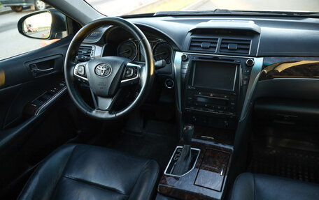 Toyota Camry, 2016 год, 1 899 000 рублей, 10 фотография
