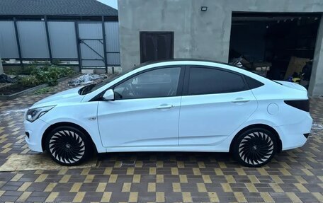 Hyundai Solaris II рестайлинг, 2016 год, 1 100 000 рублей, 3 фотография