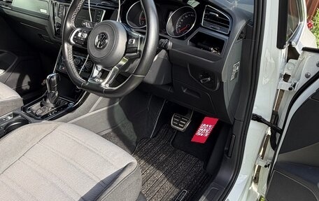 Volkswagen Touran III, 2017 год, 1 950 000 рублей, 5 фотография