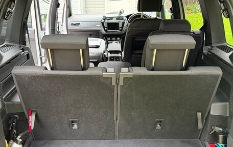 Volkswagen Touran III, 2017 год, 1 950 000 рублей, 14 фотография