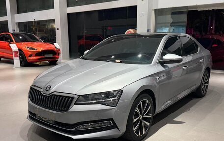 Skoda Superb III рестайлинг, 2023 год, 1 780 000 рублей, 1 фотография