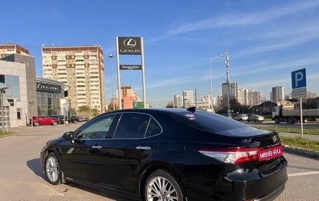 Toyota Camry, 2018 год, 3 300 000 рублей, 9 фотография