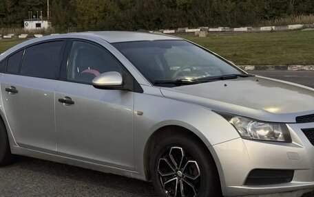 Chevrolet Cruze II, 2010 год, 720 000 рублей, 2 фотография