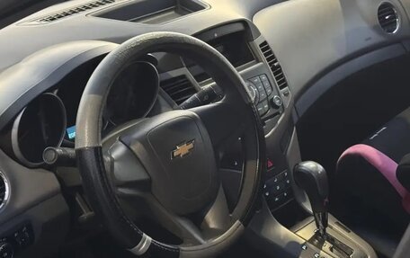 Chevrolet Cruze II, 2010 год, 720 000 рублей, 10 фотография