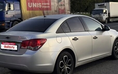 Chevrolet Cruze II, 2010 год, 720 000 рублей, 3 фотография