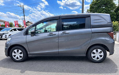 Honda Freed I, 2012 год, 900 000 рублей, 4 фотография