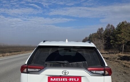 Toyota RAV4, 2020 год, 3 100 000 рублей, 4 фотография