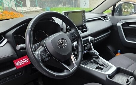 Toyota RAV4, 2020 год, 3 100 000 рублей, 5 фотография