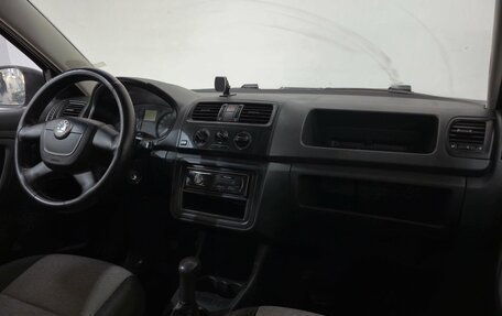 Skoda Fabia II, 2010 год, 250 000 рублей, 14 фотография