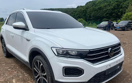 Volkswagen T-Roc I, 2022 год, 1 470 000 рублей, 3 фотография
