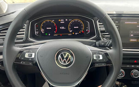 Volkswagen T-Roc I, 2022 год, 1 470 000 рублей, 7 фотография