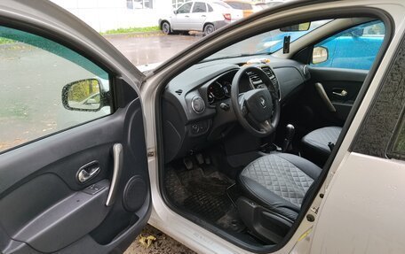 Renault Logan II, 2017 год, 1 000 000 рублей, 9 фотография
