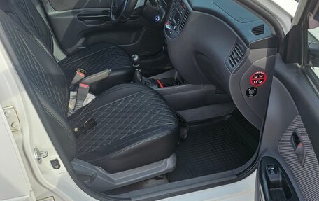 KIA Rio II, 2010 год, 600 000 рублей, 2 фотография