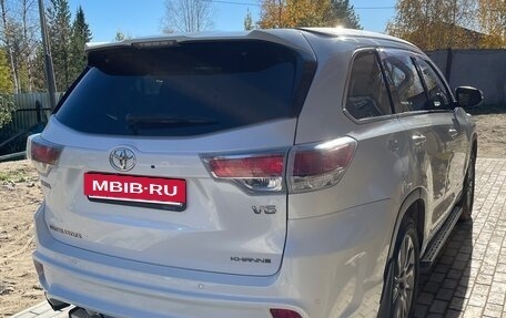 Toyota Highlander III, 2015 год, 3 000 000 рублей, 3 фотография