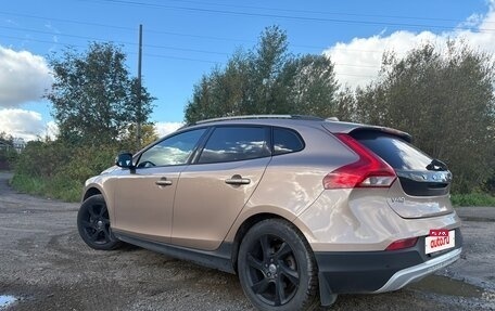 Volvo V40 Cross Country I, 2015 год, 1 550 000 рублей, 13 фотография