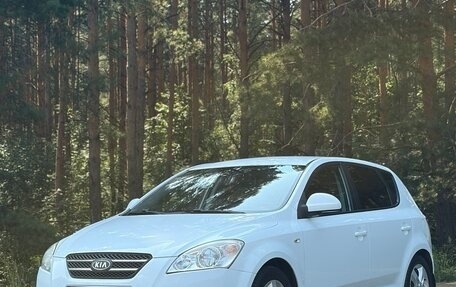 KIA cee'd I рестайлинг, 2009 год, 650 000 рублей, 1 фотография