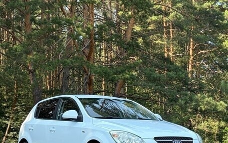 KIA cee'd I рестайлинг, 2009 год, 650 000 рублей, 3 фотография