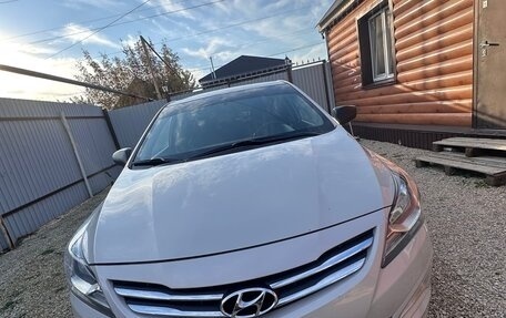 Hyundai Solaris II рестайлинг, 2014 год, 1 100 000 рублей, 4 фотография