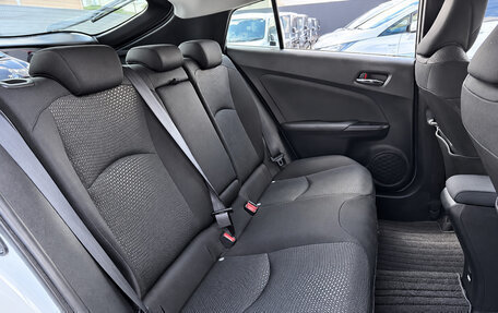Toyota Prius IV XW50, 2022 год, 1 500 000 рублей, 11 фотография